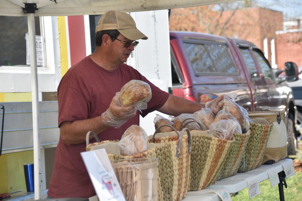 3-28-20 farmers mkt and flowers 076 (1024x683).jpg